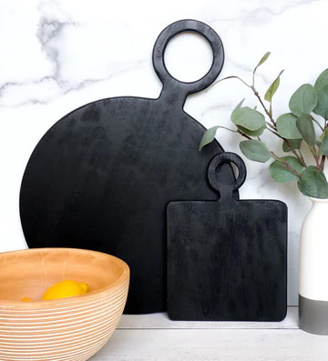 Pepper + Vetiver Established with the goal of transforming people’s homes into a safe haven of warmth and serenity, the Pepper + Vetiver online decor store has become the go to destination for elegant, top quality home décor products