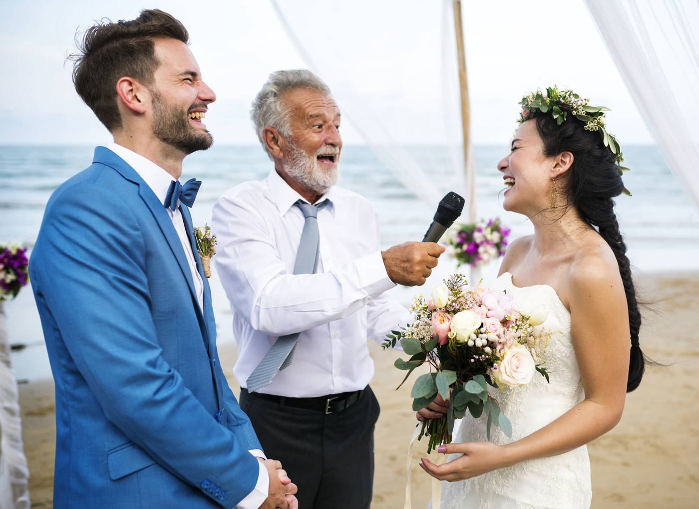 Wedding Pioneer is a platform that helps couples connect with photographers, vendors and wedding planners.