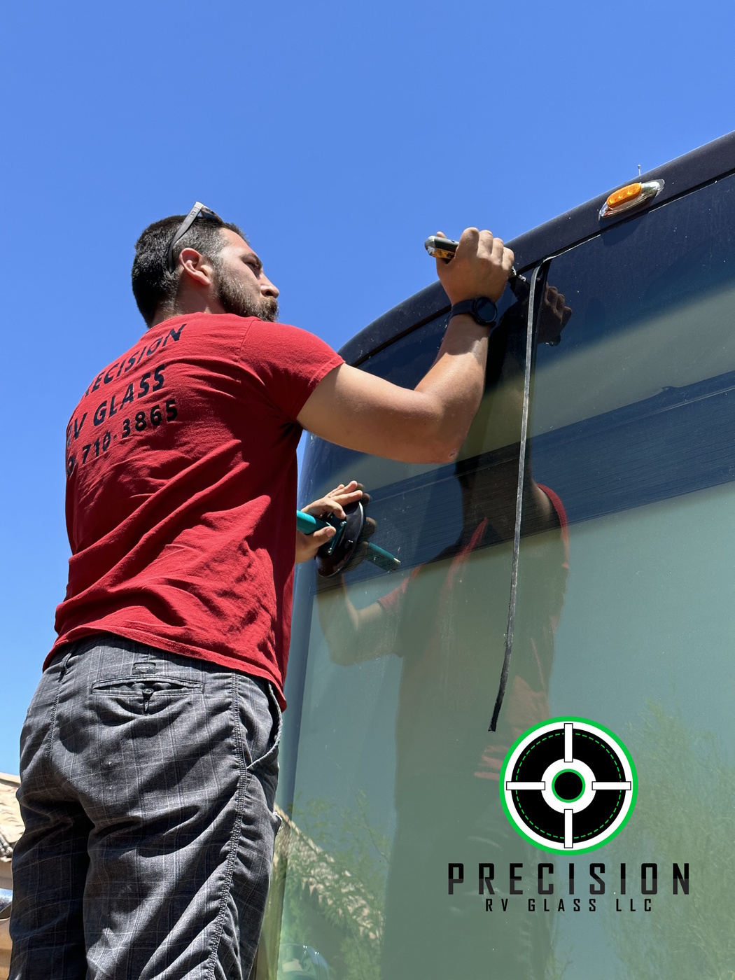precision rv glass expert on the job