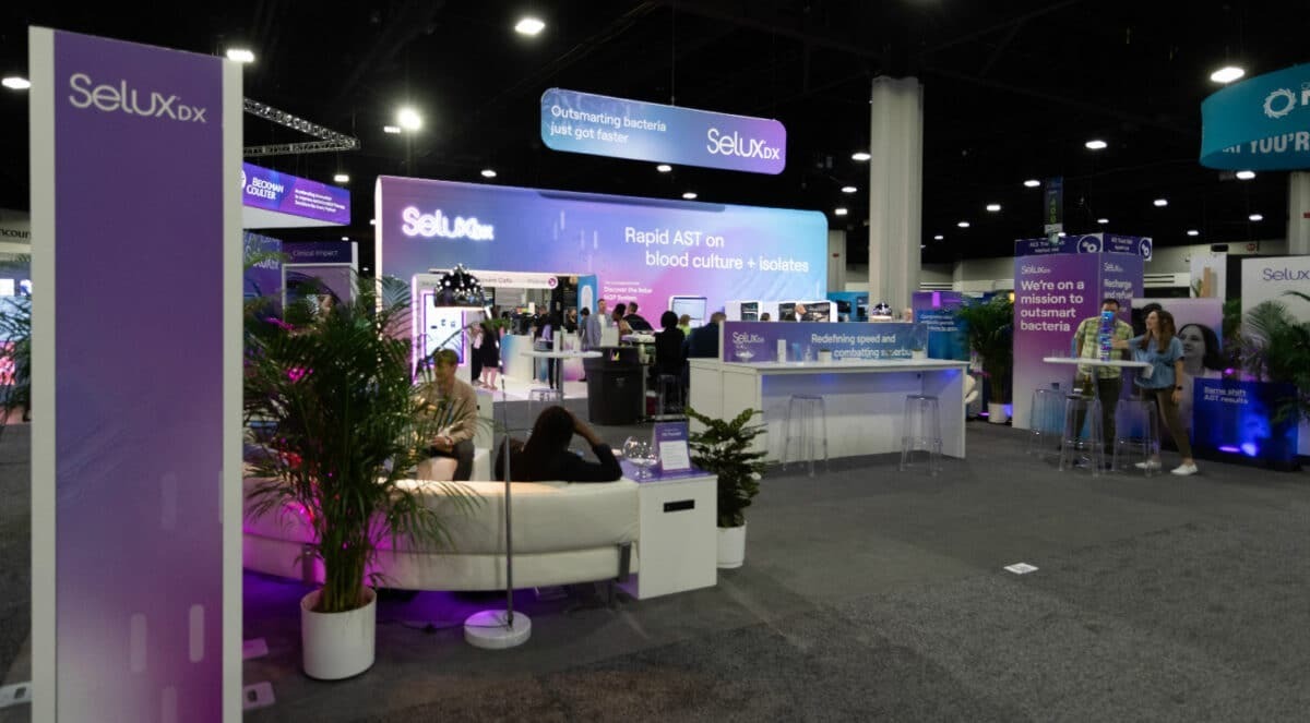 Selux booth lounge