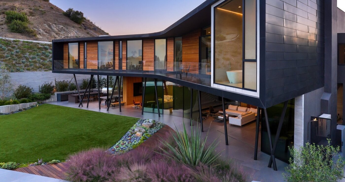 ZFREEDMAN Landscape Architecture is a Los Angeles-based design studio offering full-service landscape architect solutions for residential, commercial, and civic spaces.