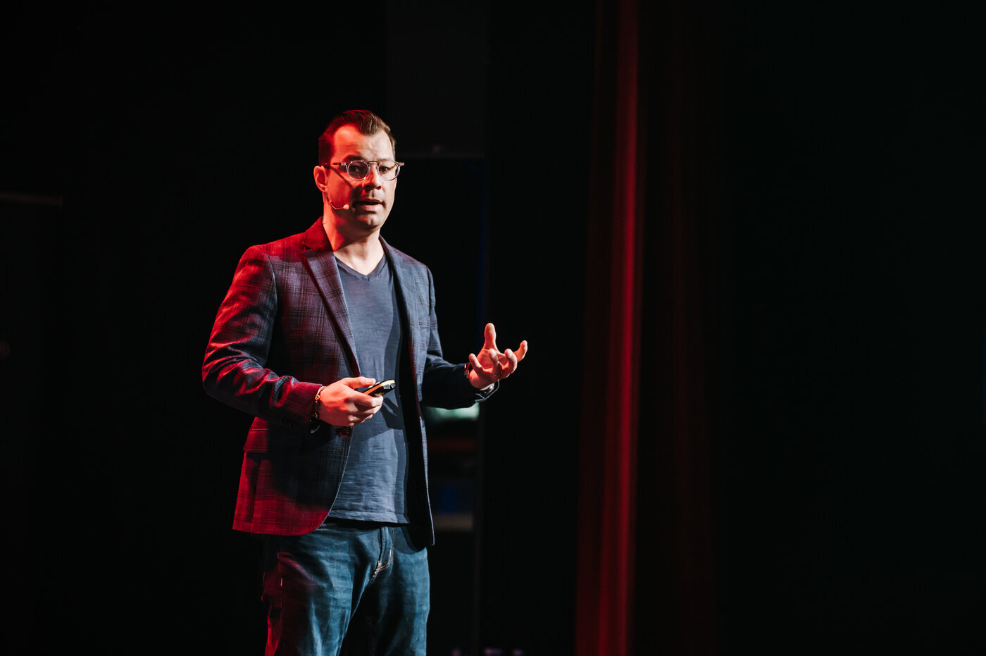 Enleaf is a premier AI-driven digital marketing agency committed to helping businesses achieve their growth objectives through innovative and effective strategies.